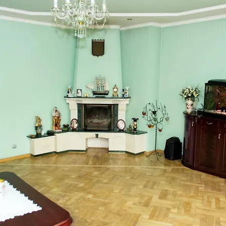 Lux Hostel In Lviv Oda ve Kahvaltı