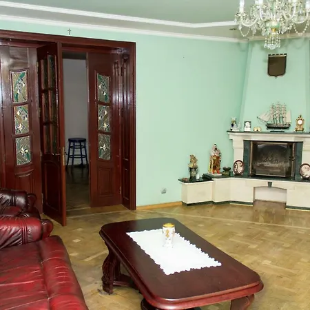 Lux Hostel In Lviv Oda ve Kahvaltı Lviv